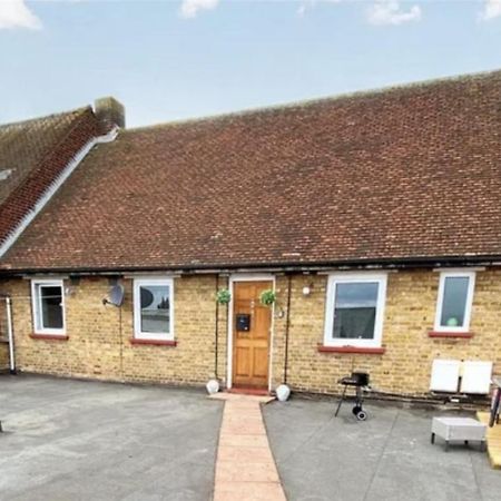 4 Bedroom Property Which Sleeps 8 Very Close To The Harry Potter Studio And Watford Junction Eksteriør bilde